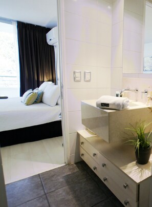 Vòi sen/bồn tắm kết hợp, bồn tắm ngâm, đồ dùng nhà tắm miễn phí 