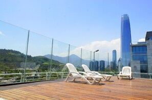 Outdoor pool - Alto Lyon Departamentos (Santiago)