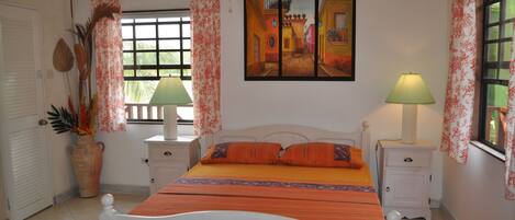 Apartment, 1 Schlafzimmer, Küche, eingeschränkter Meerblick | 1 Schlafzimmer, hochwertige Bettwaren, Zimmersafe, individuell dekoriert