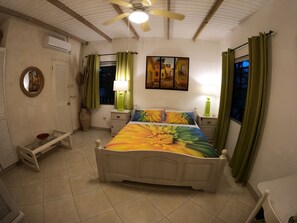 Lejlighed - 1 soveværelse - køkken - delvis havudsigt | 1 soveværelse, premium-sengetøj, pengeskab på værelset