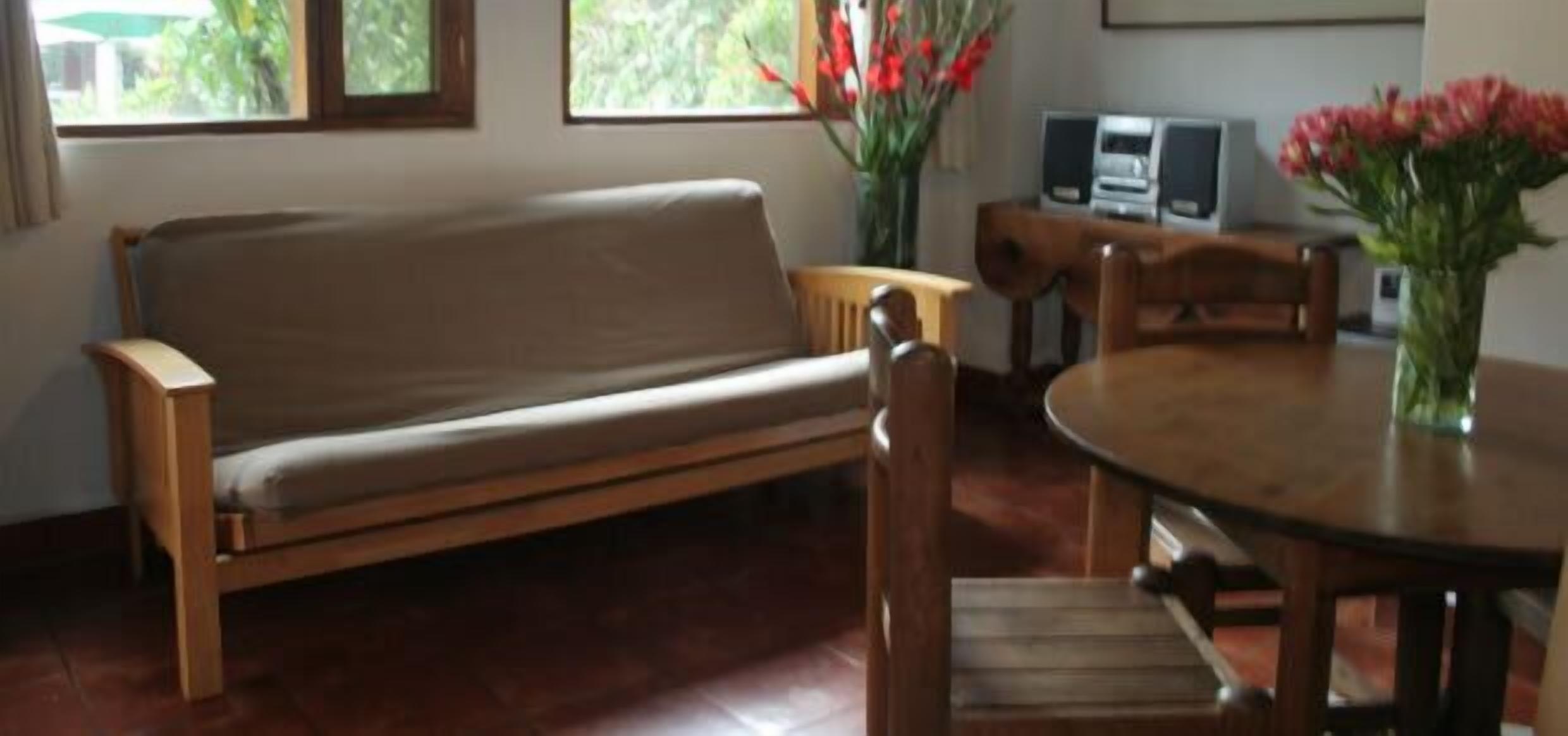 flat-screen tv, fireplace