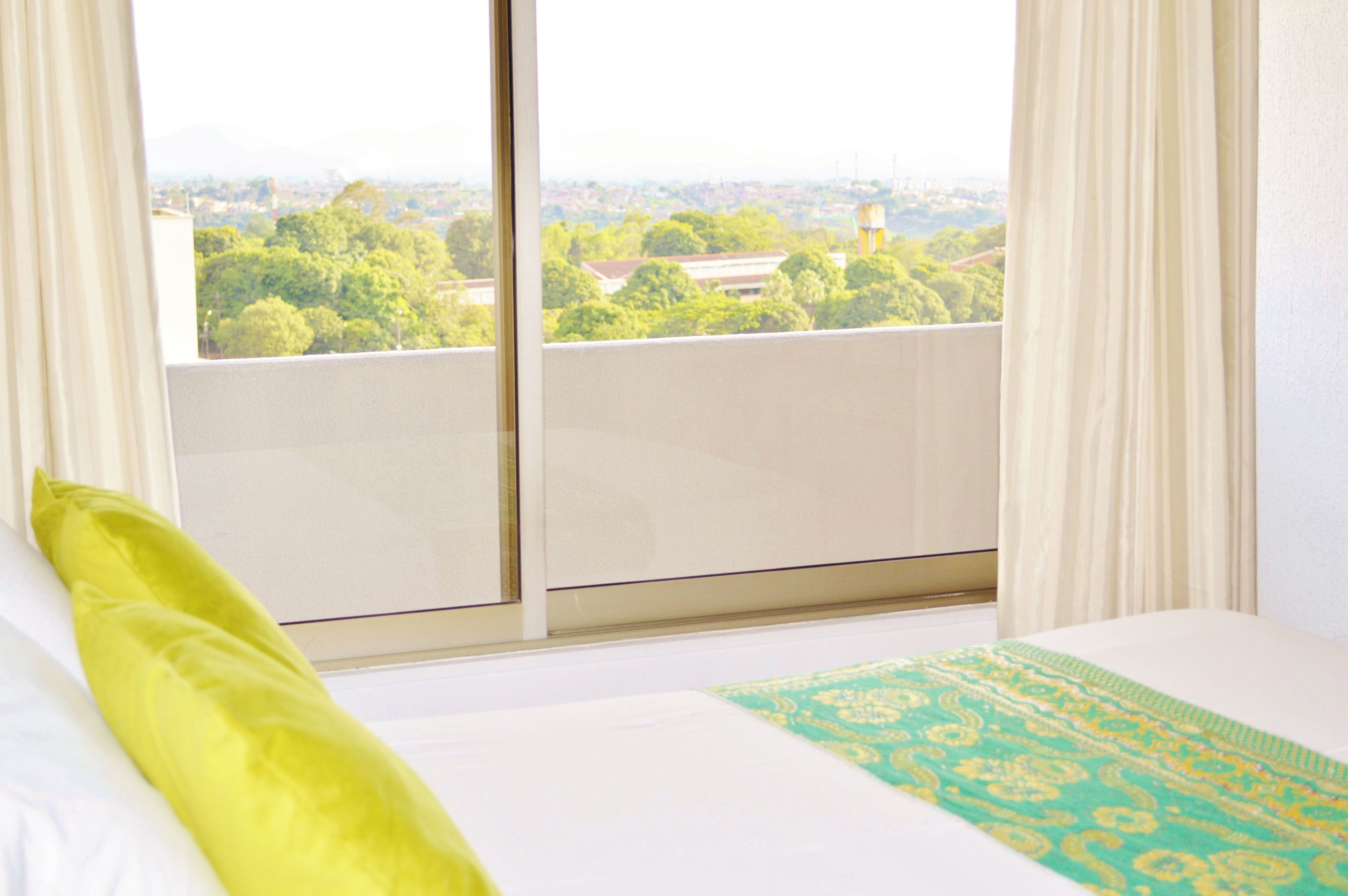 Single Room | Minibar, in-room safe, desk, free cribs/infant beds