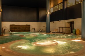 Sauna, steam room, Turkish bath, body treatments, aromatherapy