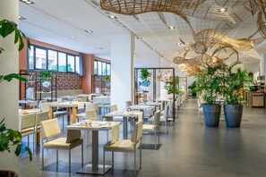 Breakfast, lunch, dinner served; international cuisine - ALEGRIA Palacio Mojacar - Adults Only (Mojacar)