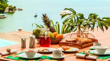 Petit déjeuner préparé à la commande compris tous les jours