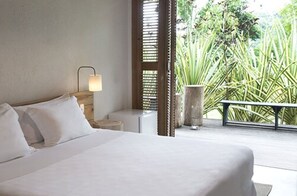 Quarto Standard Vista para o Jardim | เครื่องนอนระดับพรีเมียม, ตู้นิรภัยในห้องพัก, เตารีด/โต๊ะรีดผ้า