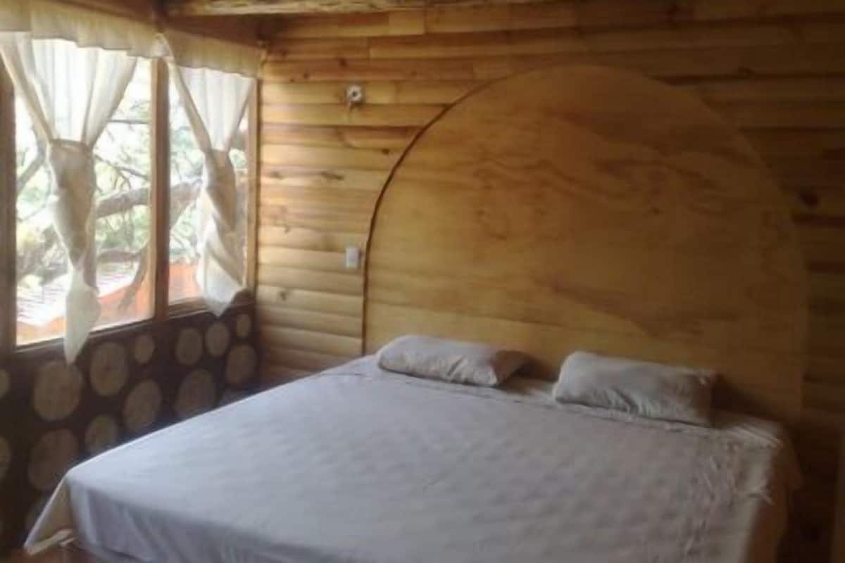 Cabaña, 1 cama de matrimonio grande | 1 dormitorio y wifi gratis