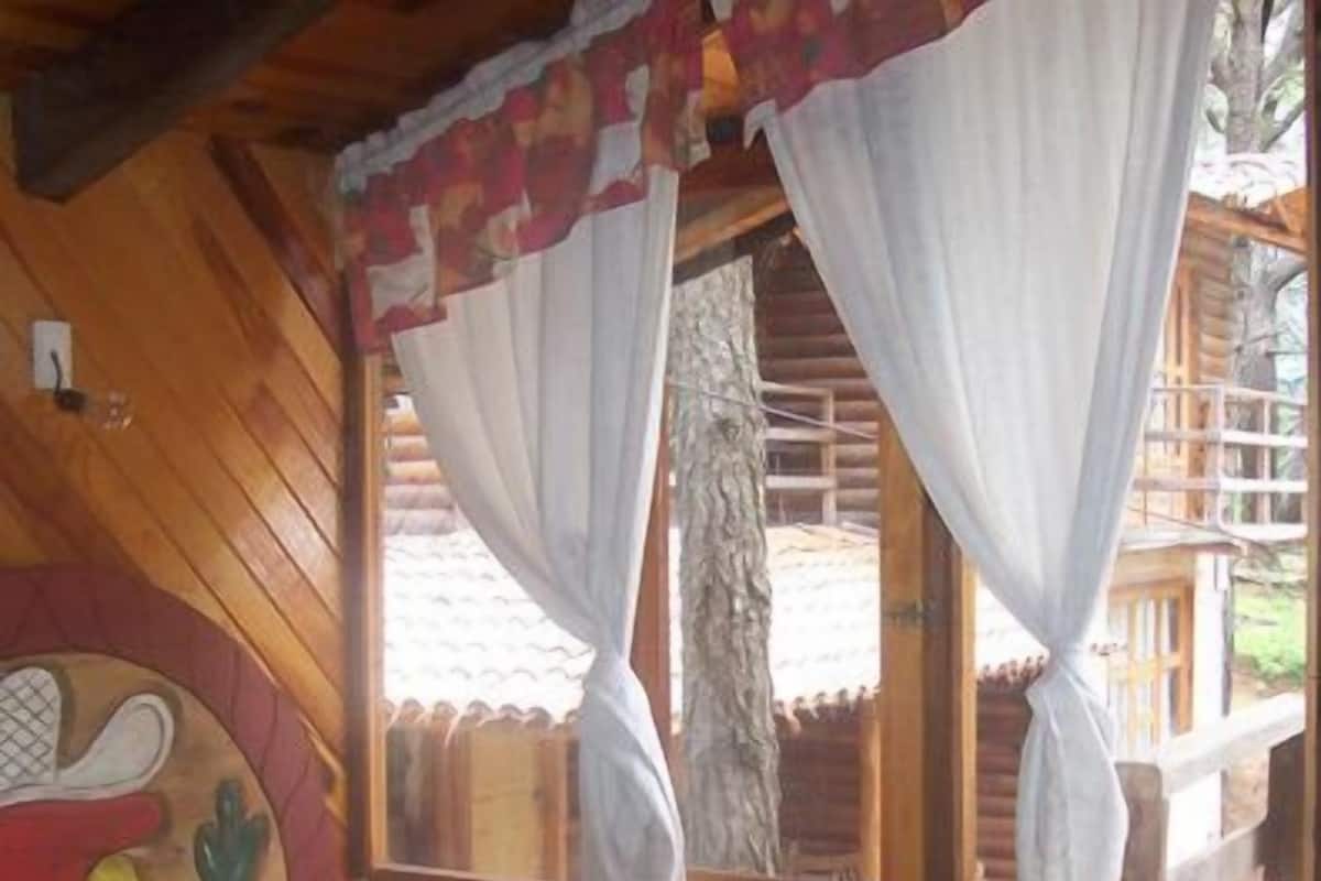 Cabaña, 4 habitaciones | 1 dormitorio y wifi gratis