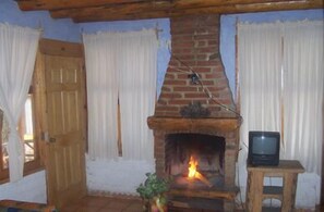 Cabin, 3 Bedrooms | Living area - Cabañas El Pinito (Mazamitla)