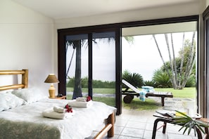 Egyptian cotton sheets, premium bedding, pillow-top beds, in-room safe