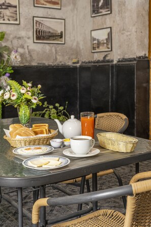 Free daily continental breakfast - Hotel La Posada del Sol (Arequipa)