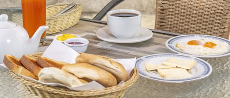 Desayuno continental incluido todos los días