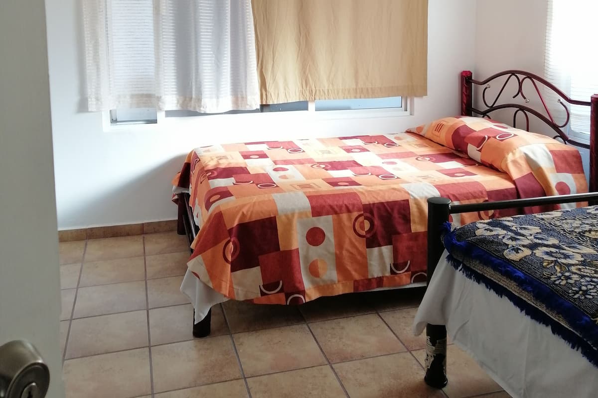 Free WiFi, bed sheets