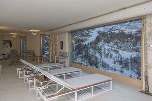 Sauna seca, banheira de hidromassagem, tratamentos corporais