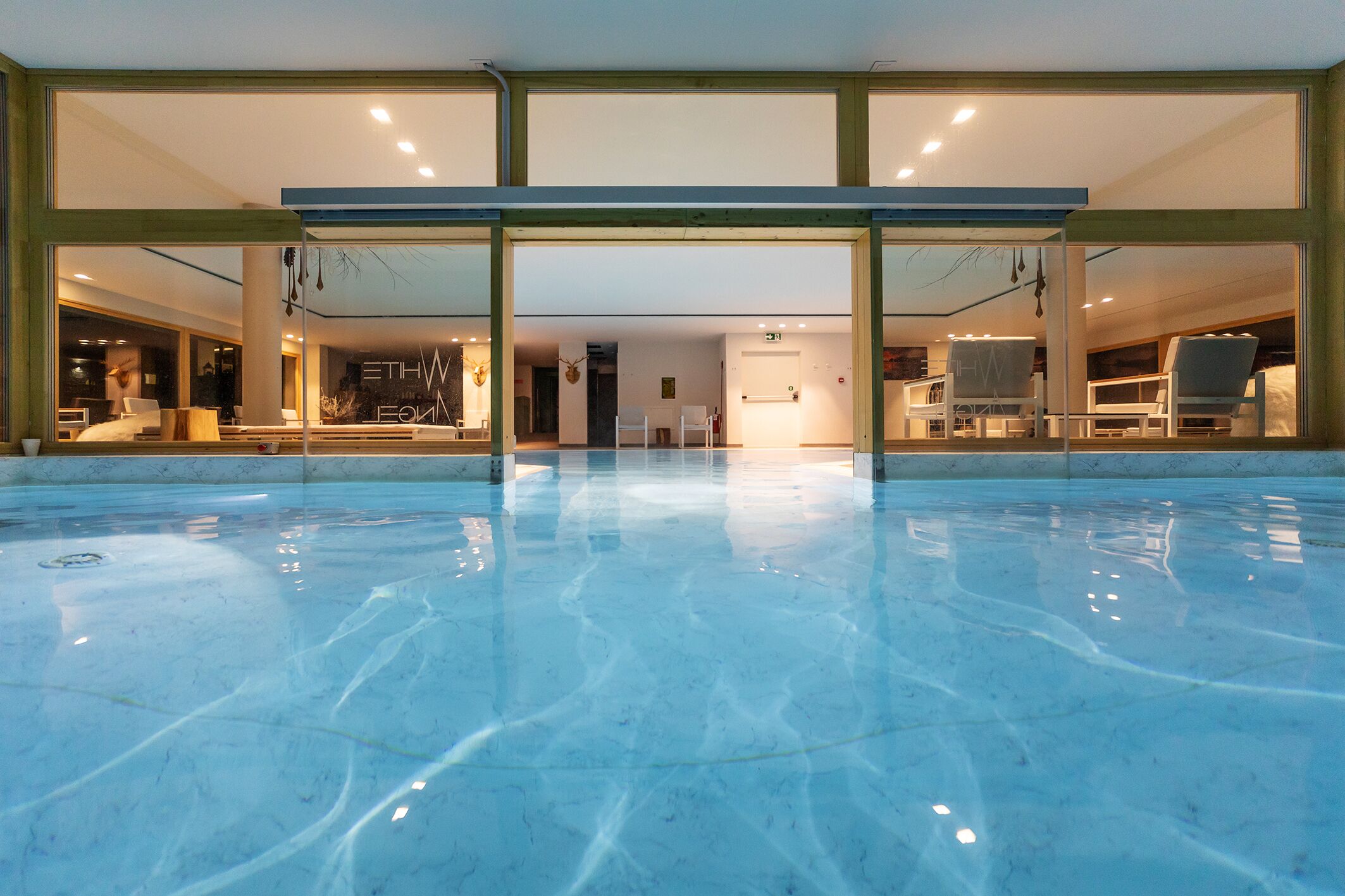 sauna, hot tub, body treatments, facials, massage/treatment rooms