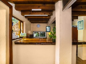 Reception - Posada Real del Valle (Valle de Bravo)