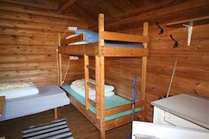 Basic Cabin, Shared Bathroom | Free rollaway beds, free WiFi, wheelchair access