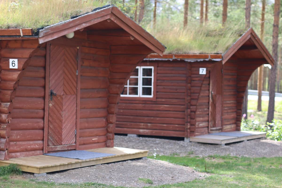 Cabaña básica, baño compartido | Camas extra gratis, wifi gratis y acceso para silla de ruedas