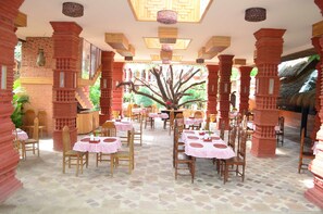 Breakfast, lunch, dinner served; international cuisine  - Kaday Aung Hotel (Nyaung-U)