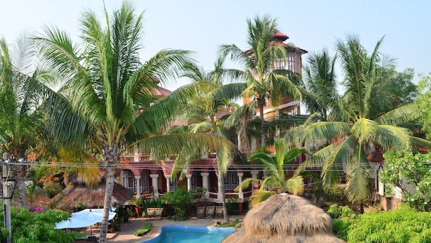 Outdoor pool - Kaday Aung Hotel (Nyaung-U)