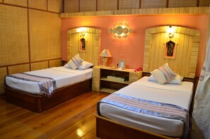 Deluxe Room | Living area