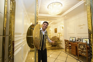 Concierge desk