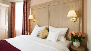 Family Suite, Terrace | Premium bedding, in-room safe, desk, soundproofing - Hotel Rebstock (Baden-Baden)