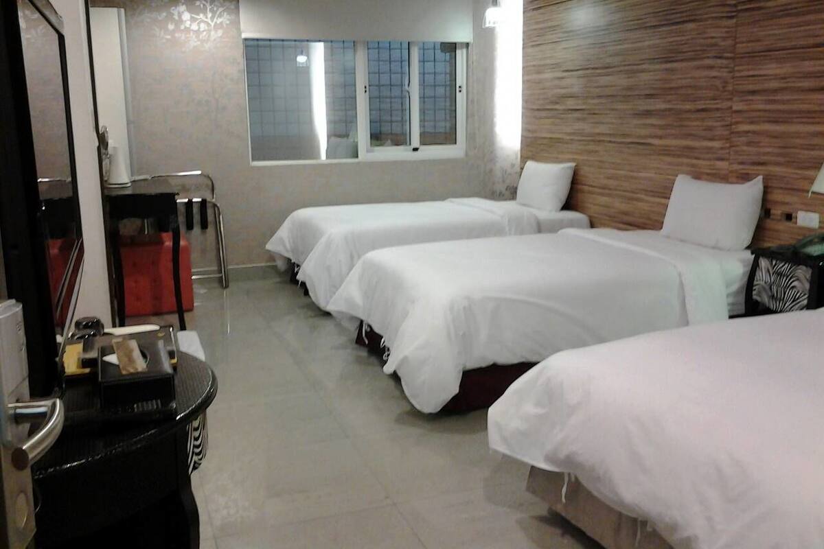 Triple Room, 3 Single Beds | In-room safe, free WiFi