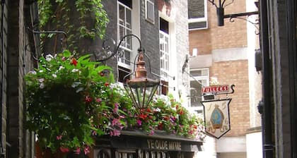Acorn - Bakers Row Apartment