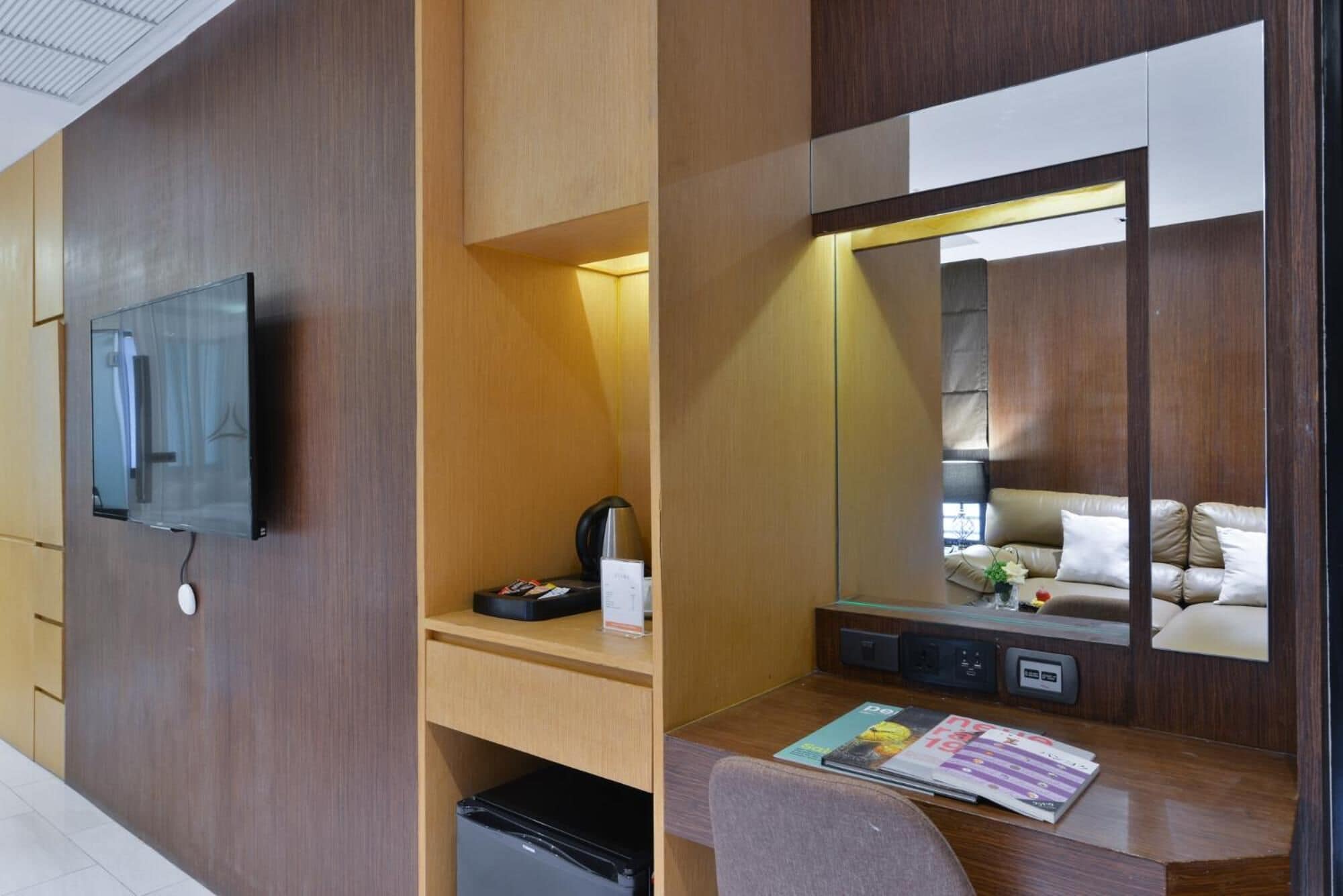minibar, in-room safe, desk, blackout curtains