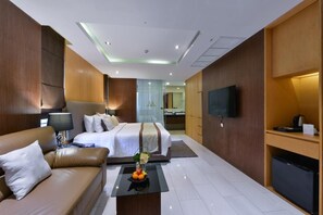 1 bedroom, minibar, in-room safe, desk