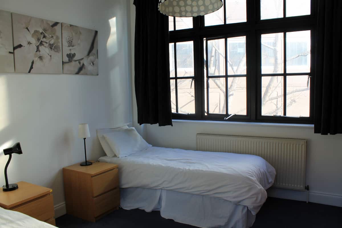 1 bedroom, in-room safe, desk, iron/ironing board