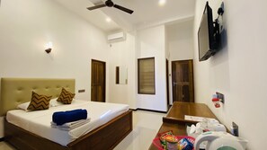 豪華雙人房, 1 張加大雙人床 | 高級寢具、舒適加層、迷你吧、客房內保險箱