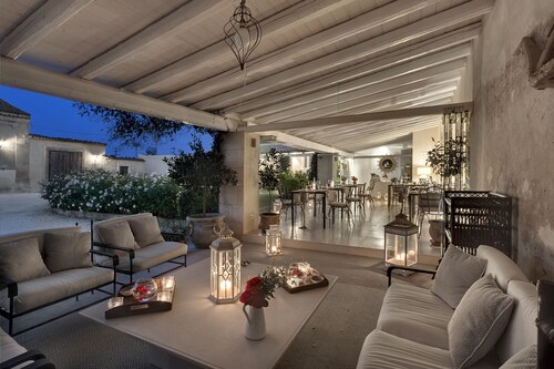  Donna Coraly Country Boutique Hotel 