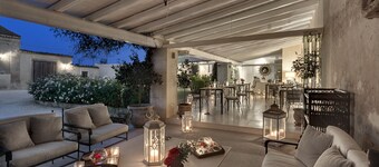  Donna Coraly Country Boutique Hotel 