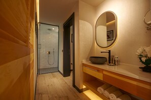 Suite studio Prestige | Salle de bain | Articles de toilette (gratuits), séchoir à cheveux, pantoufles