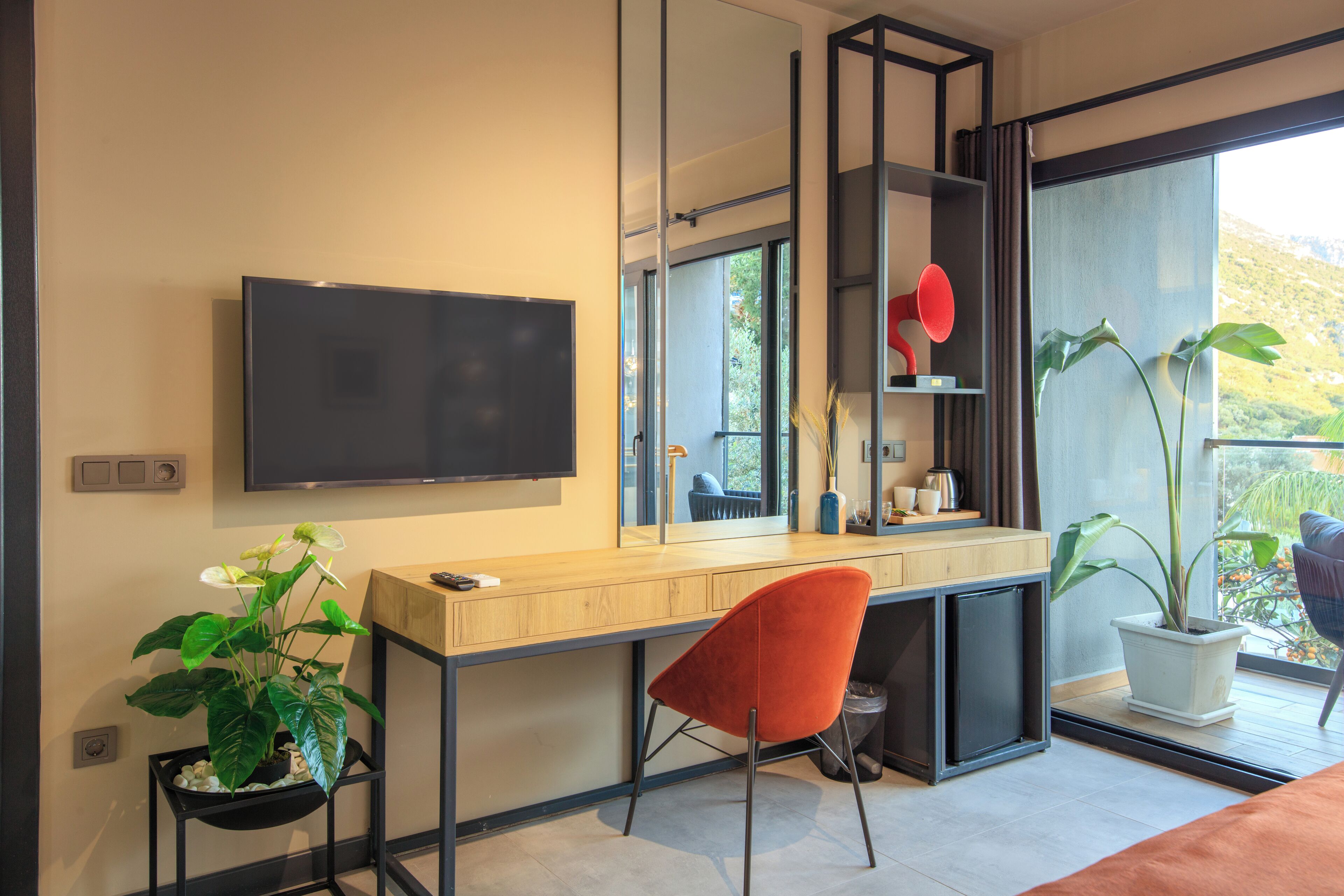 panoramic double room, sea view | minibar, in-room safe, individually decorated, individually furnished