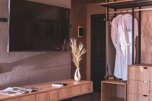Royal-Zimmer, Meerblick | Minibar, Zimmersafe, individuell dekoriert, individuell eingerichtet