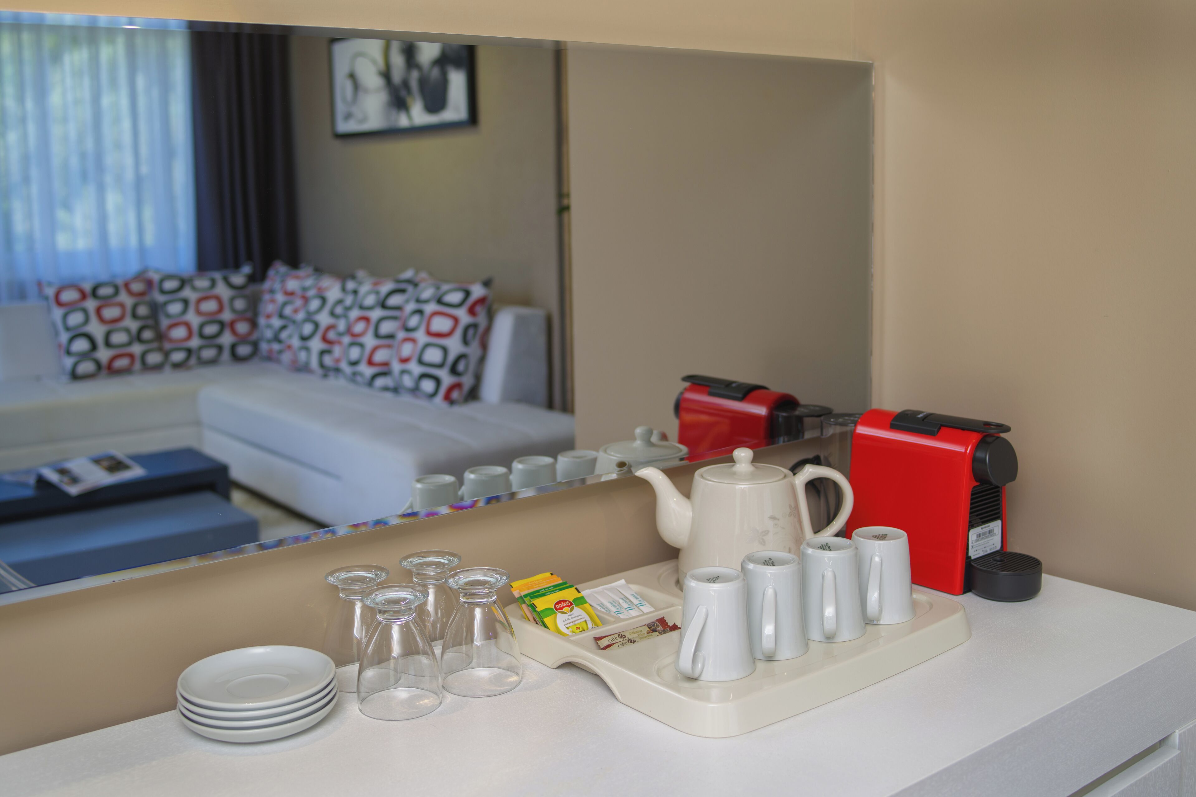 family suite, sea view | minibar, in-room safe, individually decorated, individually furnished