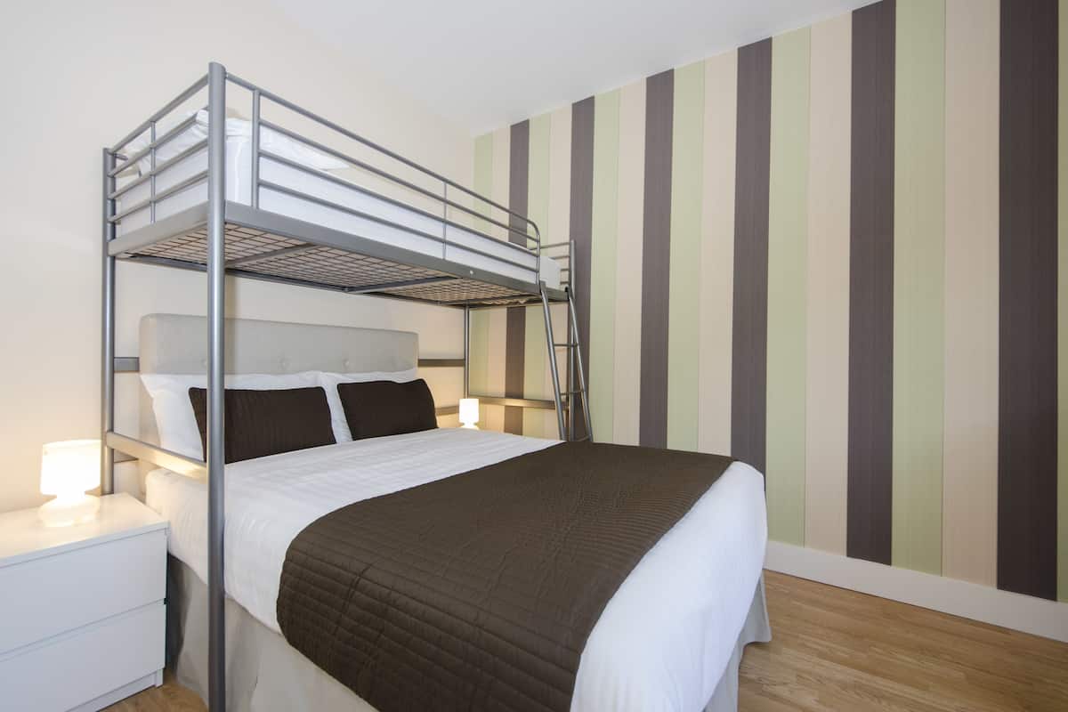 Standard Triple Studio | Blackout curtains, iron/ironing board, free cots/infant beds, free WiFi