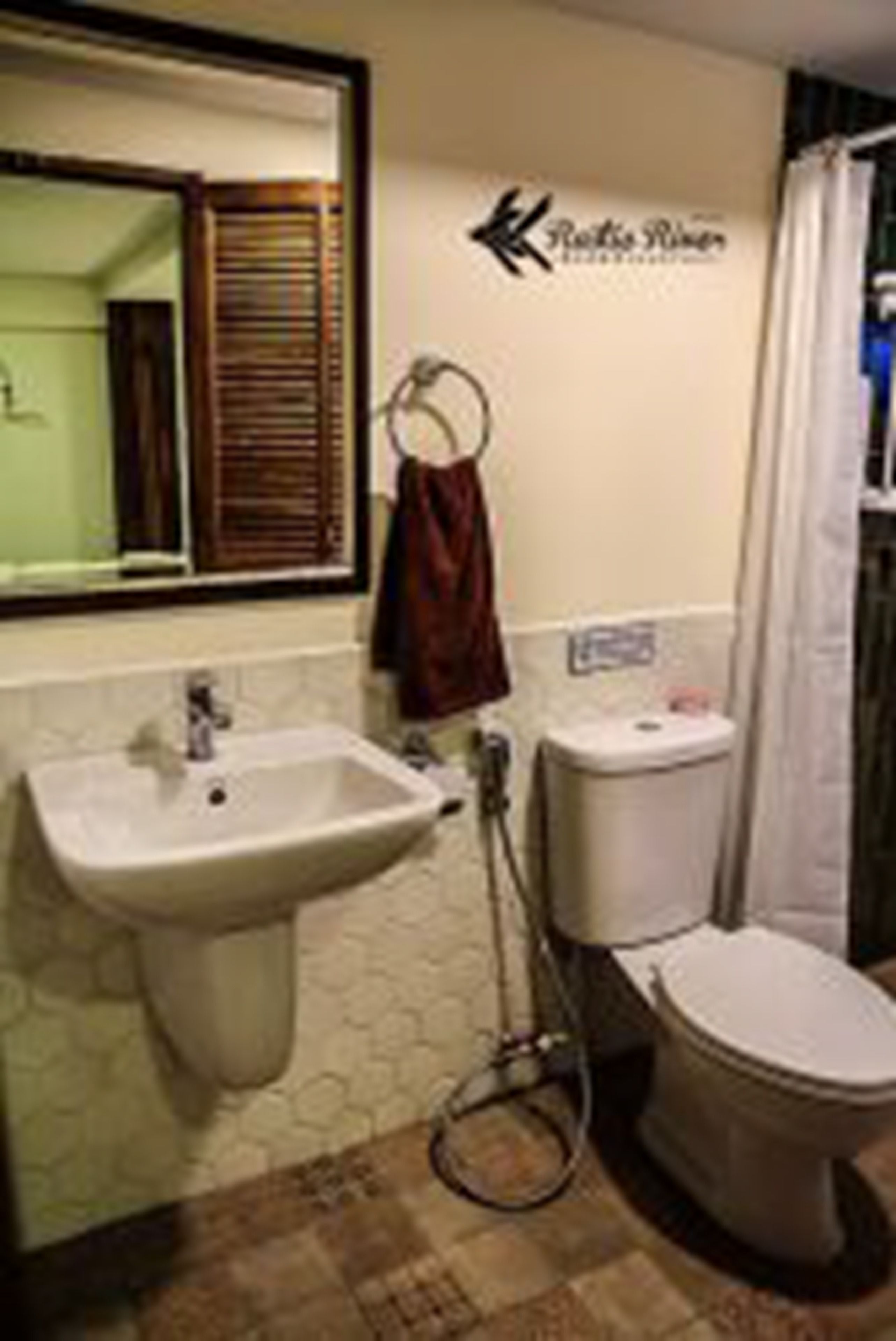 standard double room | in-room safe, desk, blackout curtains, rollaway beds