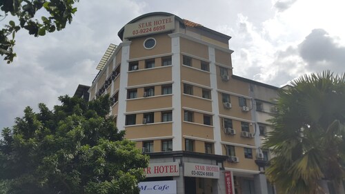 First and New Star Hotel