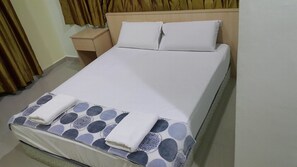 Superior Room, 1 Queen Bed | Desk, free WiFi - First and New Star Hotel (Kuala Lumpur)