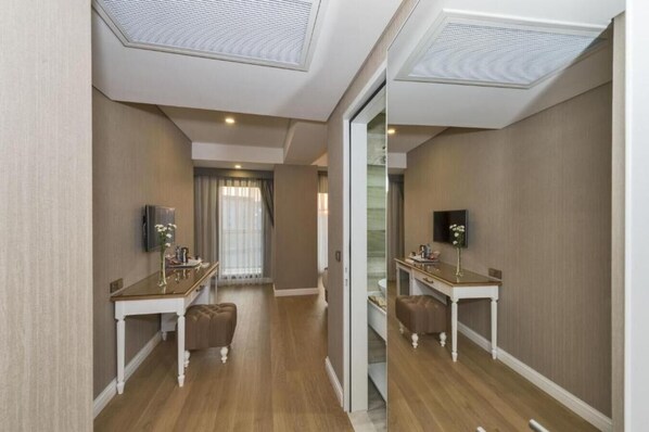 Minibar, két bảo mật tại phòng, bàn, phòng cách âm 