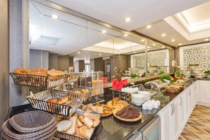 Free daily buffet breakfast - Hanna Hotel (Istanbul)