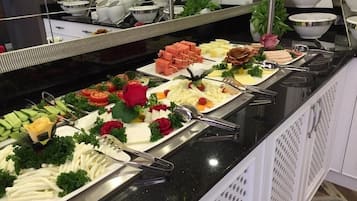 Free daily buffet breakfast