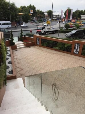 Front of property - Hanna Hotel (Istanbul)