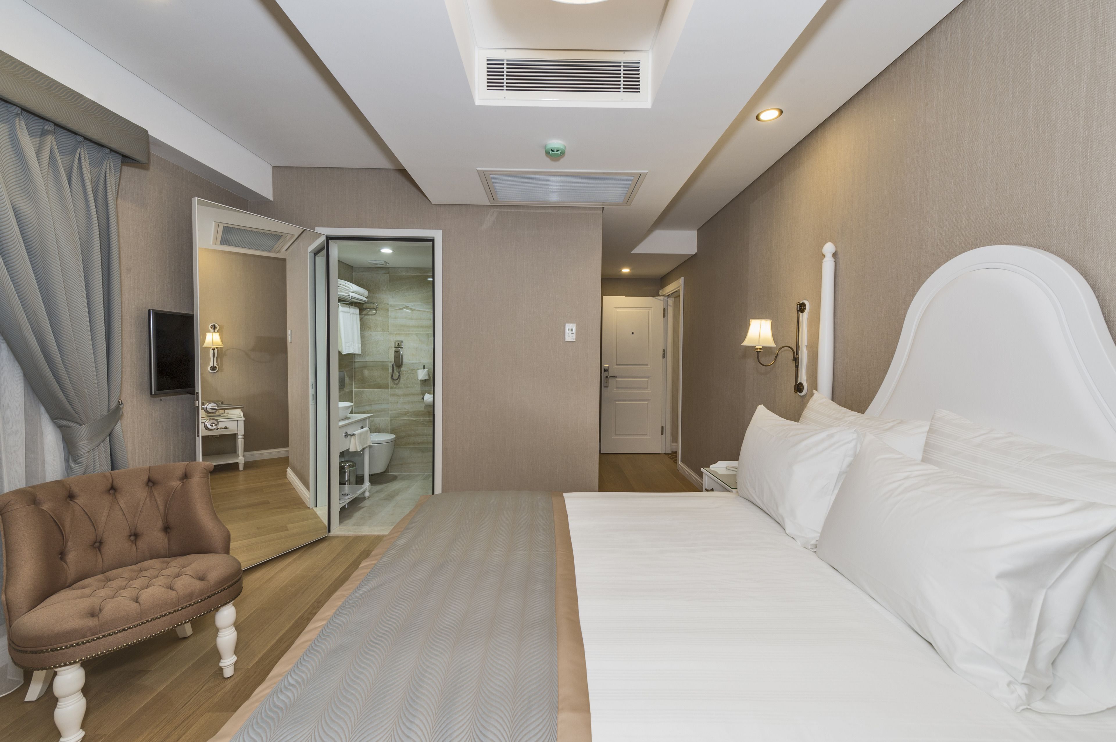 minibar, in-room safe, desk, soundproofing