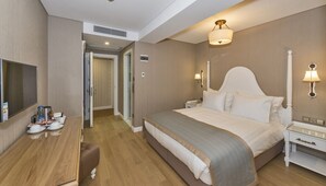 Standard Double or Twin Room | Minibar, in-room safe, desk, soundproofing - Hanna Hotel (Istanbul)