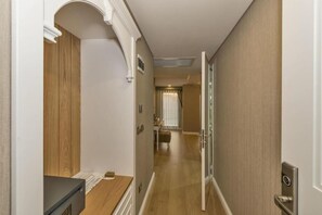 Standard Double or Twin Room | Minibar, in-room safe, desk, soundproofing - Hanna Hotel (Istanbul)